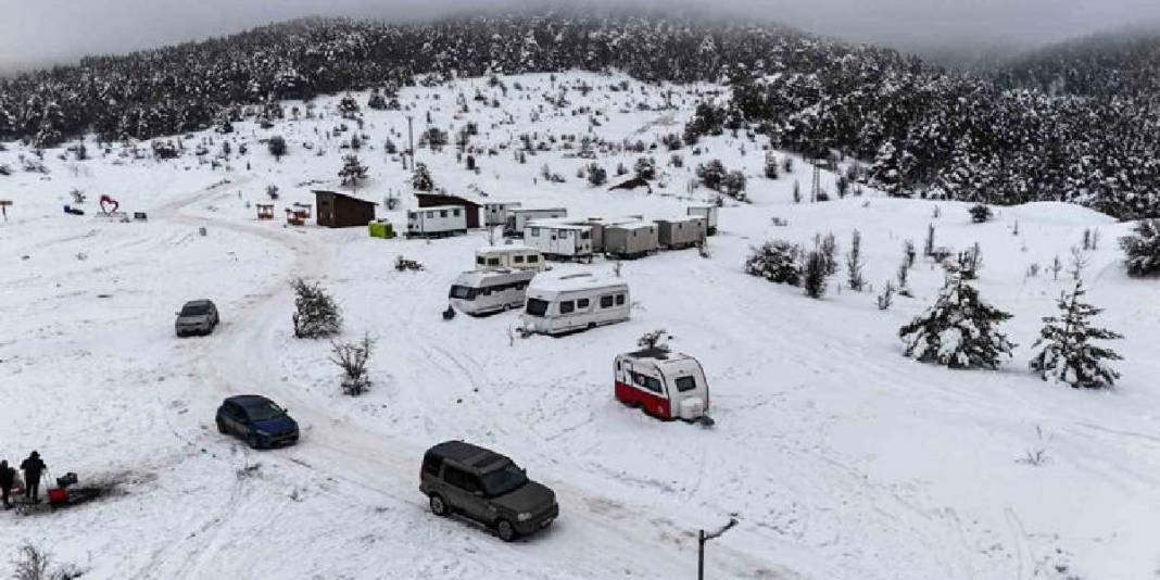 Kış tatilinin yeni rotası Başkent oldu! Uludağ gitti Işık Dağı geldi: Beyaz örtüye doyum olmadı 2